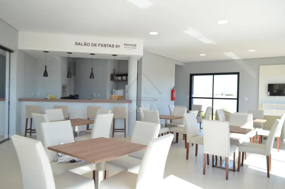 Casa planejada Condomínio apx. 180m² c/ 3 Quartos, fachada imponente e quintal..