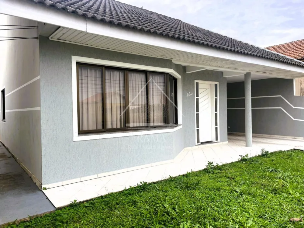 Casa em Oficinas, 3 Quartos, um deles Suíte, 3 vagas, semi-mobiliada
