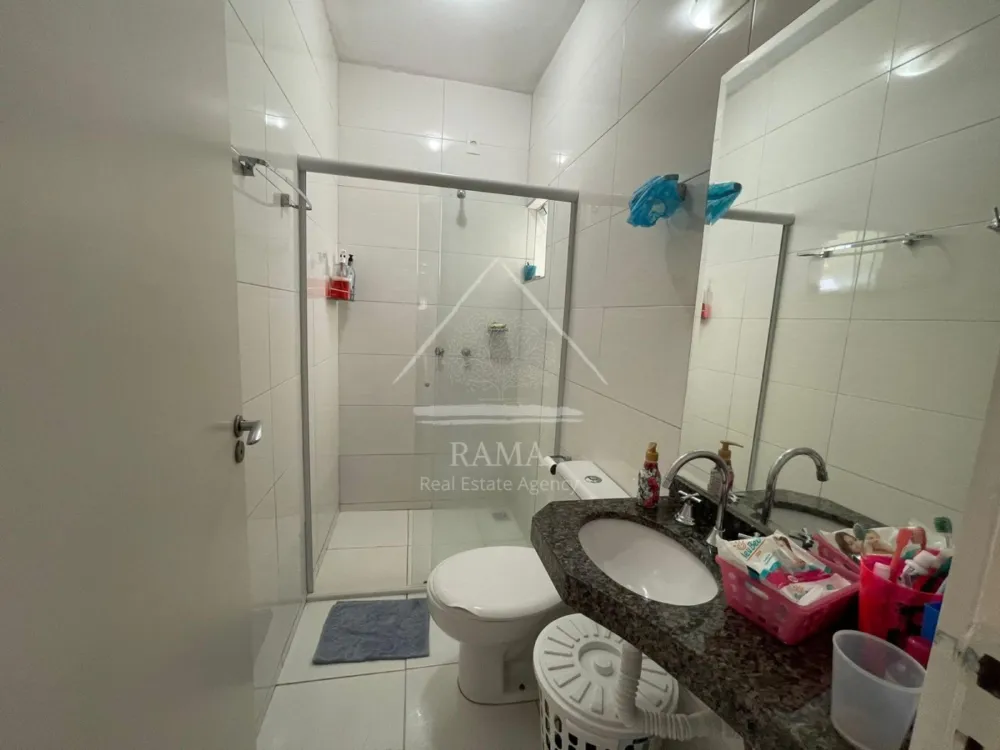 Casa aprox. 110m² com 3 Quartos, Suíte, 2 vagas e quintal no Jd. Carvalho!