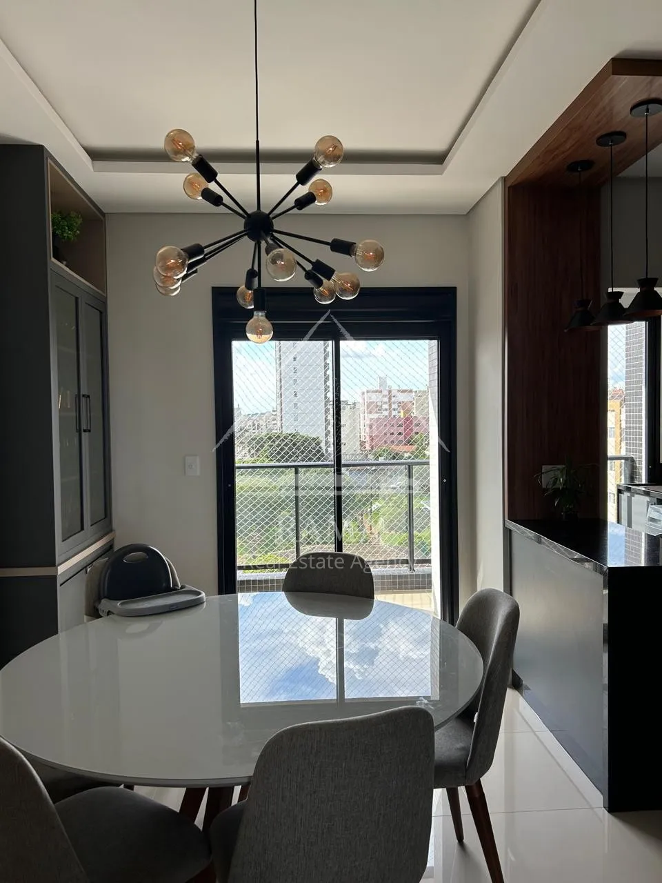 Apto mobiliado, pronto para morar em excelente localização no Vila Estrela!