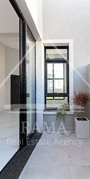 Casa Térrea em Condomínio com 3 Quartos, Suíte, 2 vagas, semi-mobiliada
