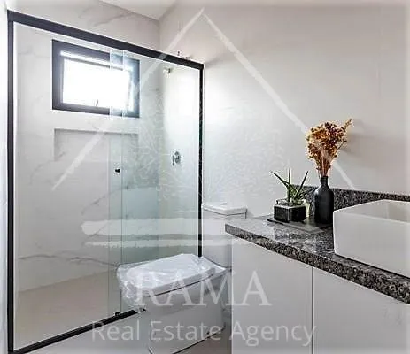 Casa Térrea em Condomínio com 3 Quartos, Suíte, 2 vagas, semi-mobiliada