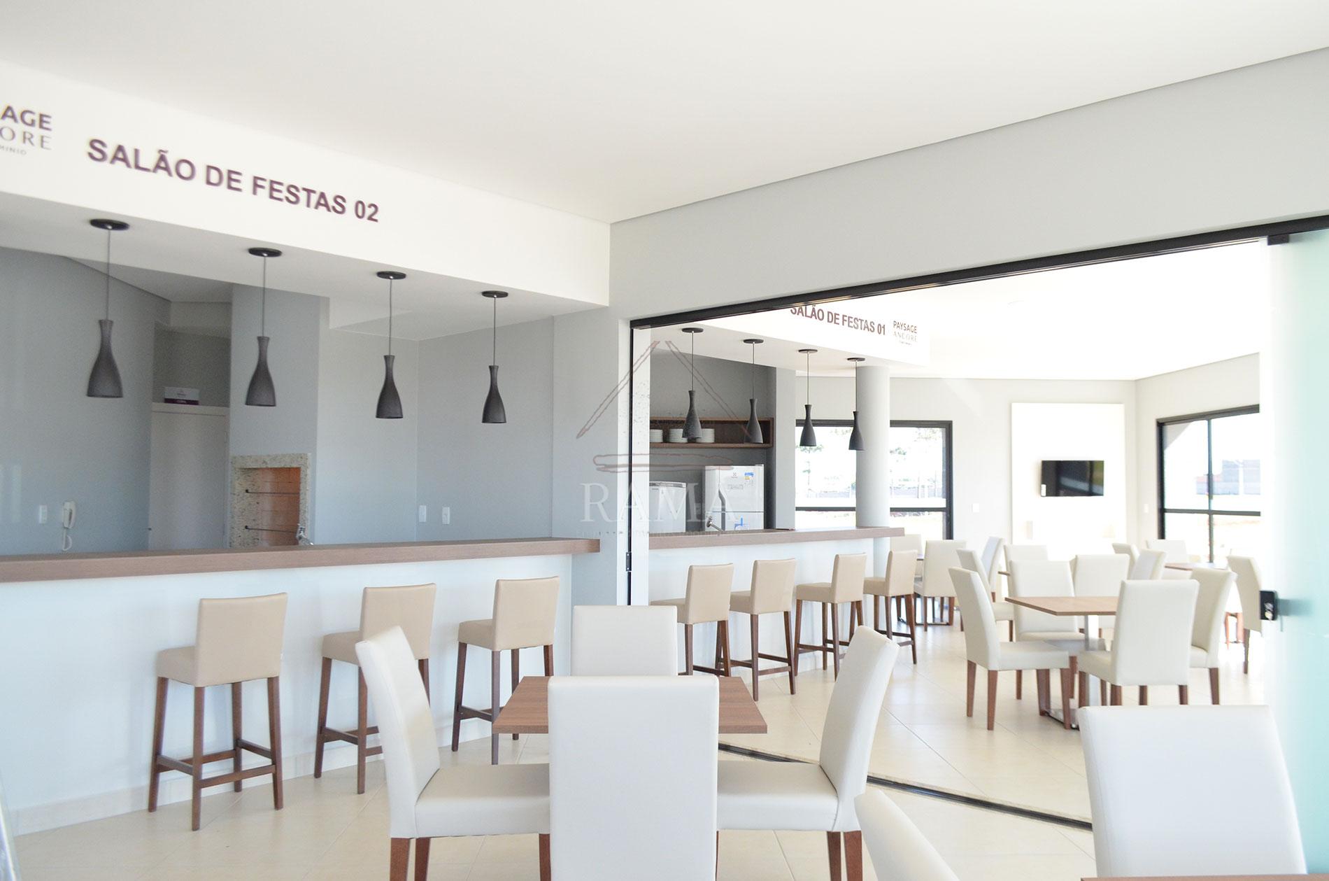 Casa planejada Condomínio apx. 180m² c/ 3 Quartos, fachada imponente e quintal..