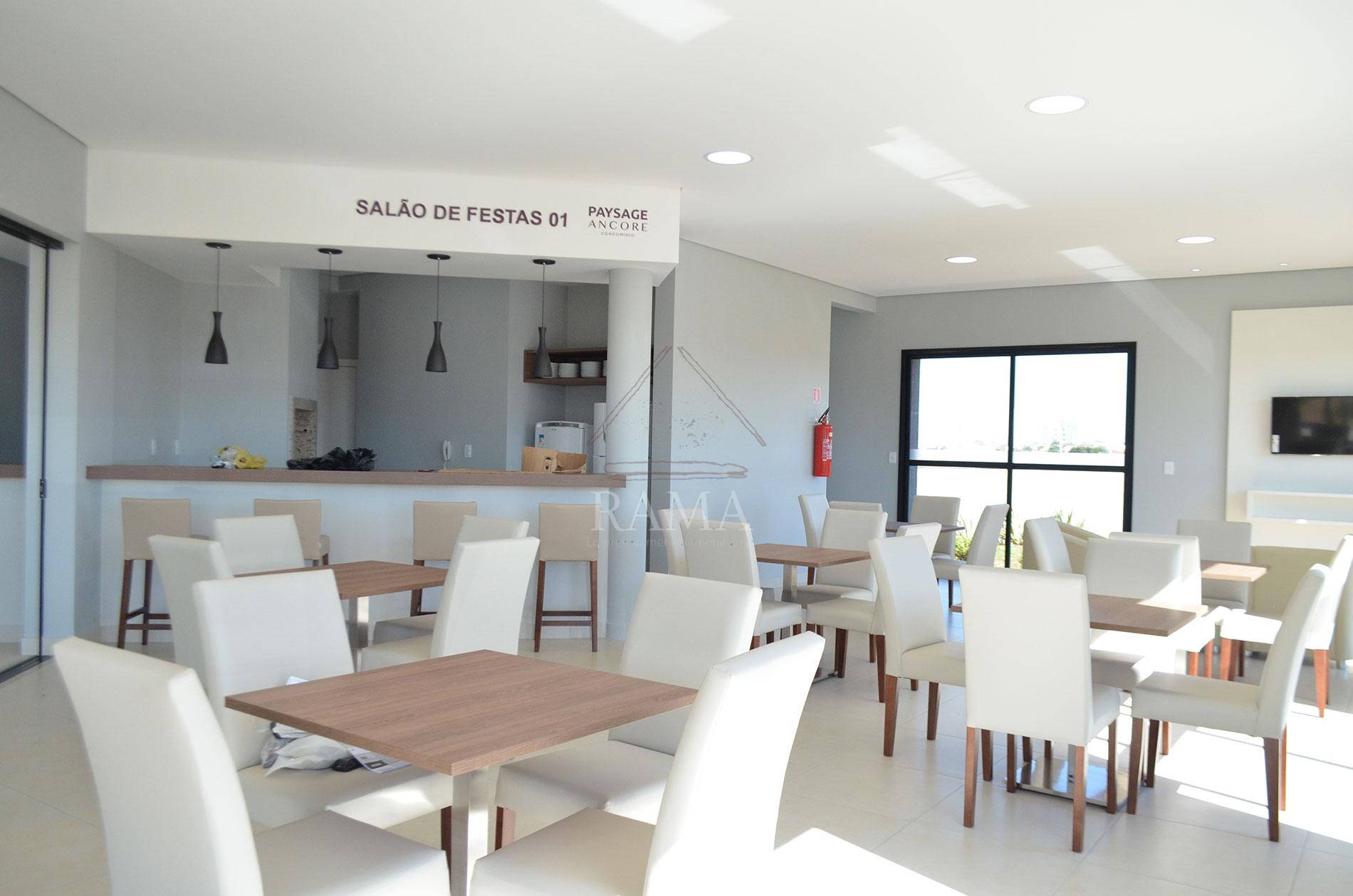 Casa planejada em Condomínio aprox. 180m² 3 Quartos, Suíte, 2 vagas e quintal