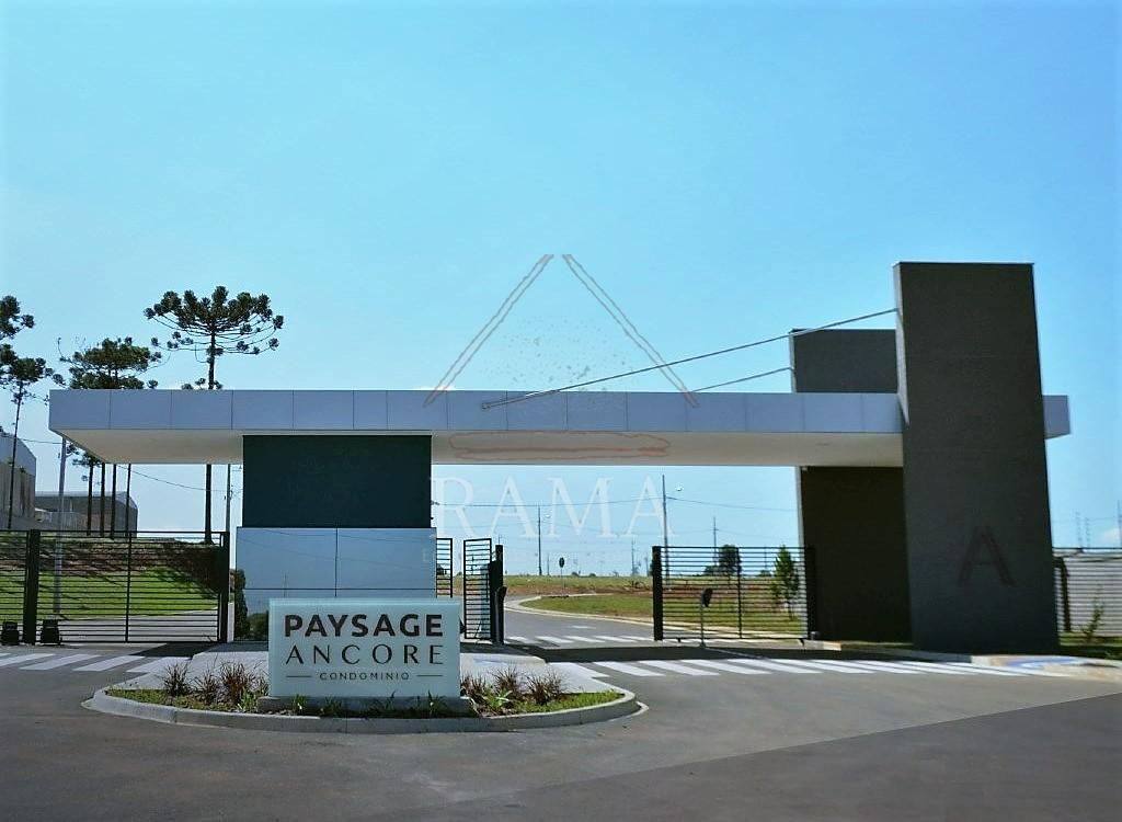 Casa planejada Condomínio apx. 180m² c/ 3 Quartos, fachada imponente e quintal..