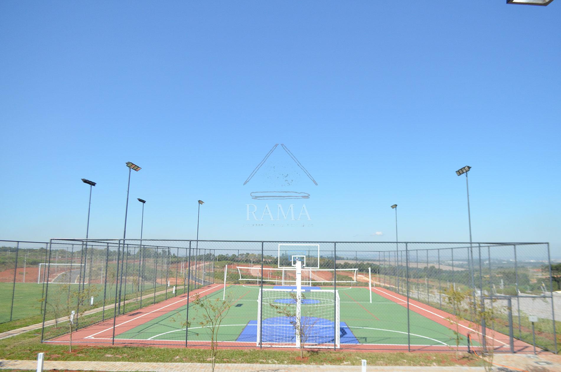 Casa planejada Condomínio apx. 180m² c/ 3 Quartos, fachada imponente e quintal..