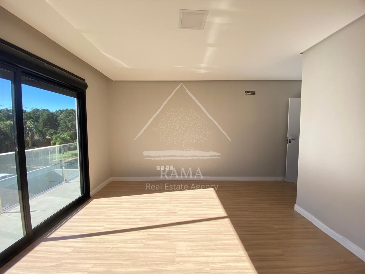 Casa de Alto Padrão no Terras Alphaville, 3 Suítes, 4 vagas, pronta para morar!