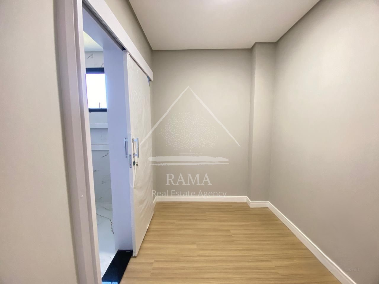 Casa de Alto Padrão no Terras Alphaville, 3 Suítes, 4 vagas, pronta para morar!