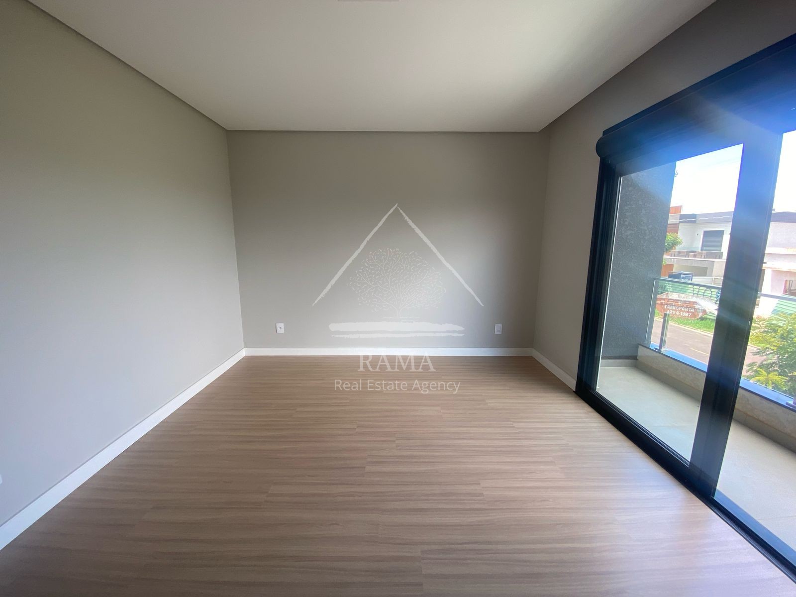 Casa de Alto Padrão no Terras Alphaville, 3 Suítes, 4 vagas, pronta para morar!