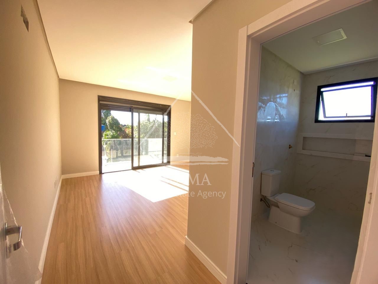 Casa de Alto Padrão no Terras Alphaville, 3 Suítes, 4 vagas, pronta para morar!