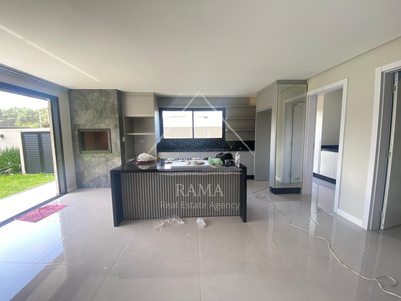 Casa de Alto Padrão no Terras Alphaville, 3 Suítes, 4 vagas, pronta para morar!