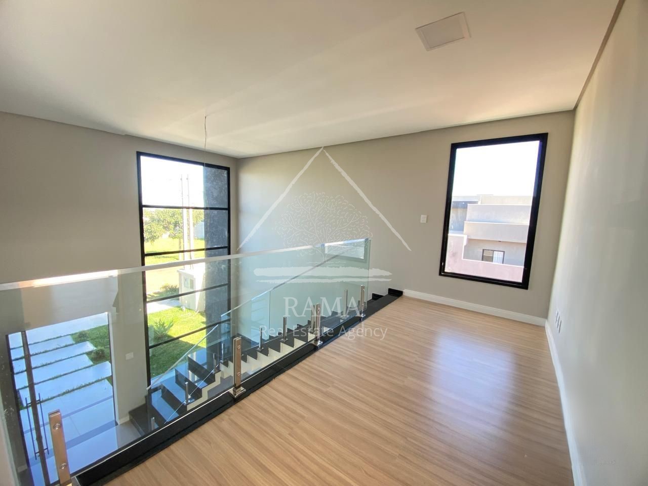 Casa de Alto Padrão no Terras Alphaville, 3 Suítes, 4 vagas, pronta para morar!