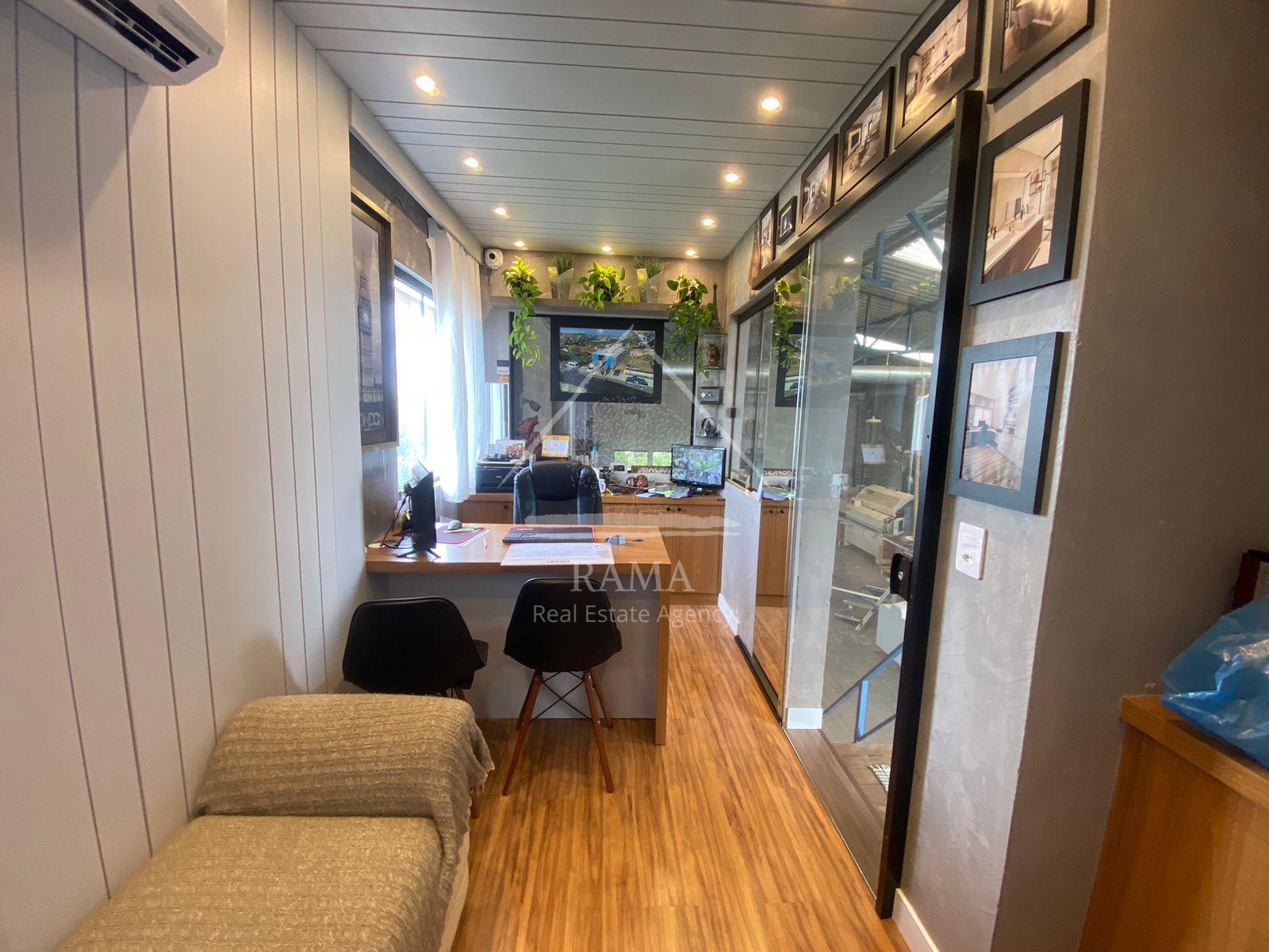 Excelente Barracão à Venda próximo ao Centro de Ponta Grossa - Pronto e Acabado!