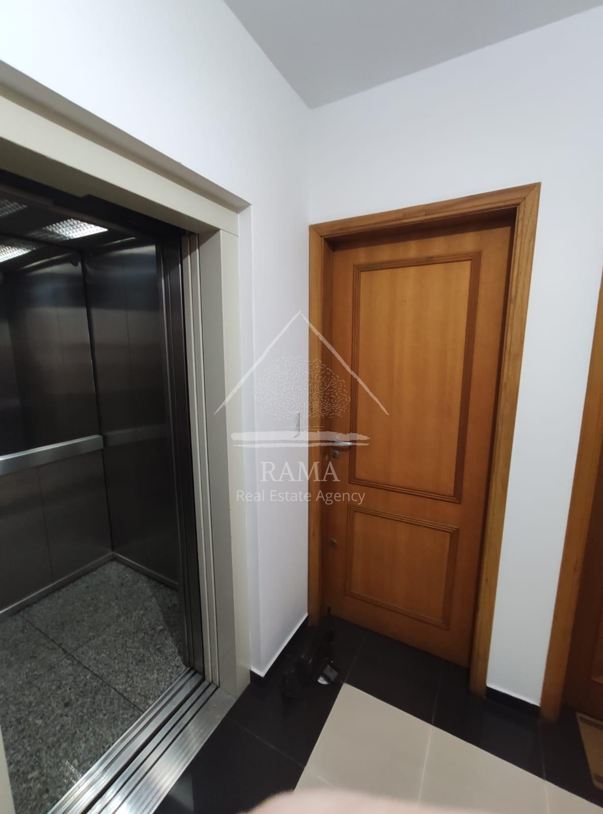 Apto em excelente localização no Vila Estrela, com linda mobília planejada!
