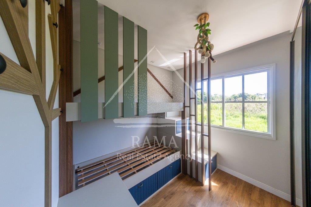 Casa Decorada, pronta para morar, em Condomínio Fechado em Ponta Grossa, Paraná