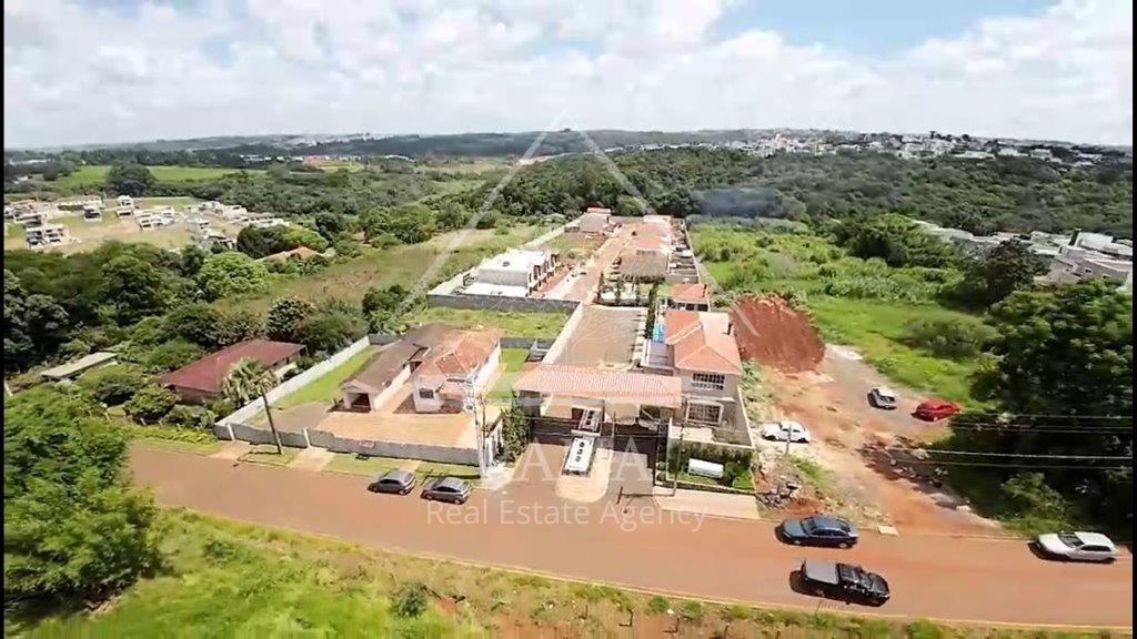Casa Decorada, pronta para morar, em Condomínio Fechado em Ponta Grossa, Paraná