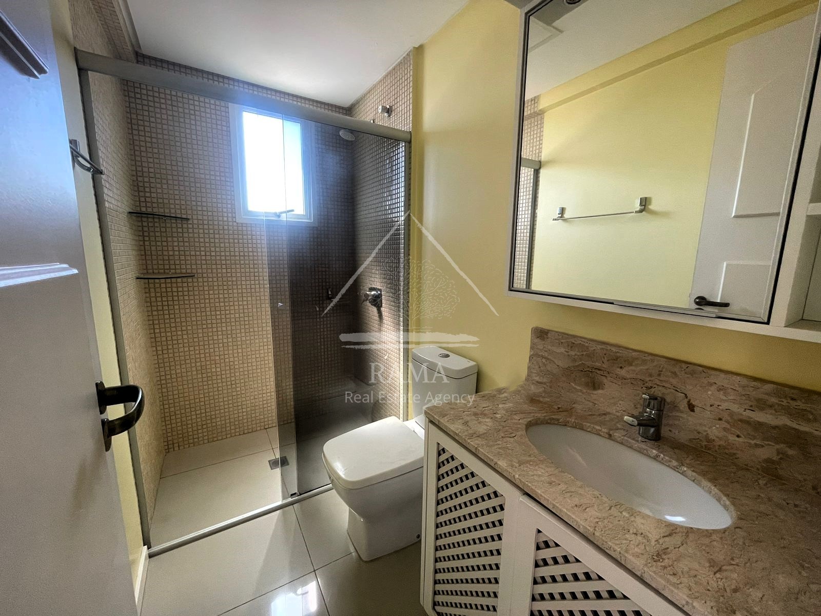 Apartamento de alto padrão 3Q no centro de Ponta Grossa, pronto para morar!