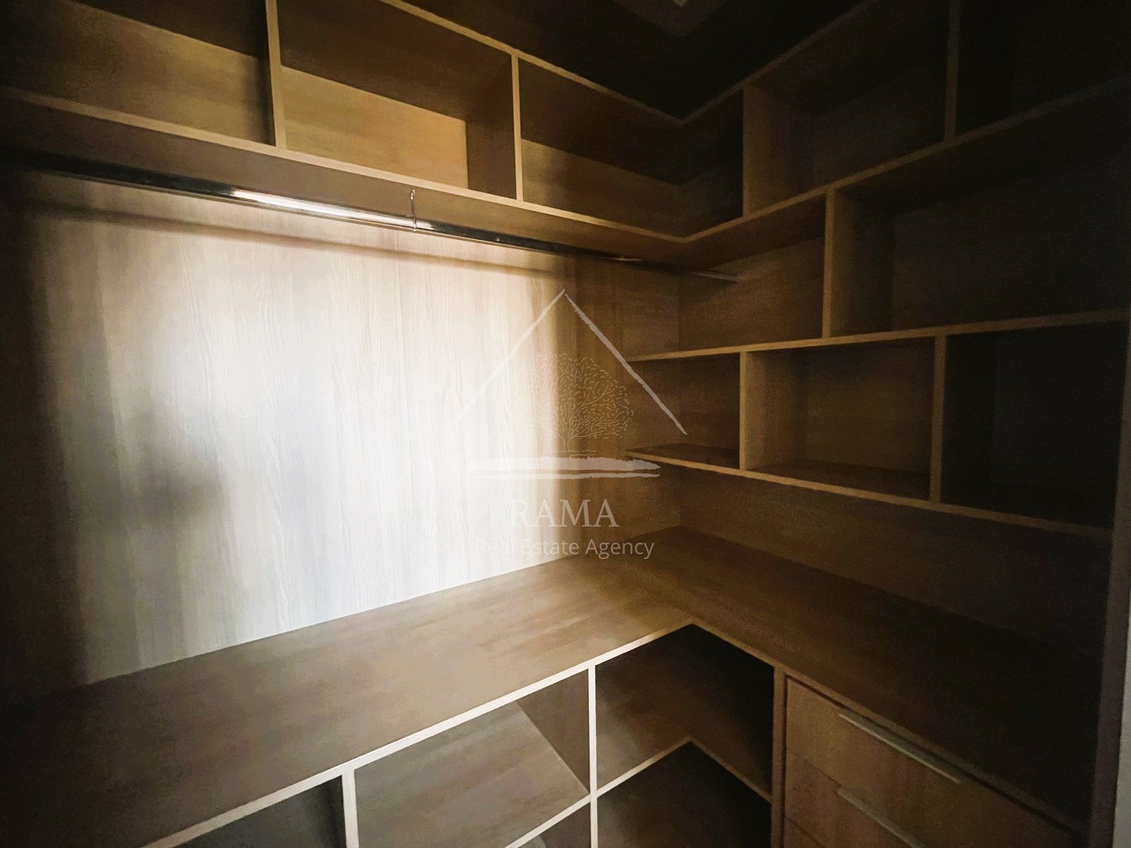 Apartamento de alto padrão 3Q no centro de Ponta Grossa, pronto para morar!