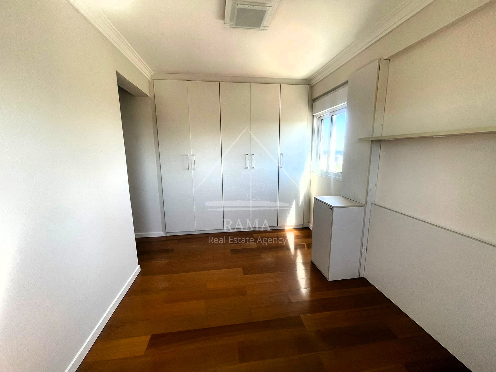 Apartamento de alto padrão 3Q no centro de Ponta Grossa, pronto para morar!