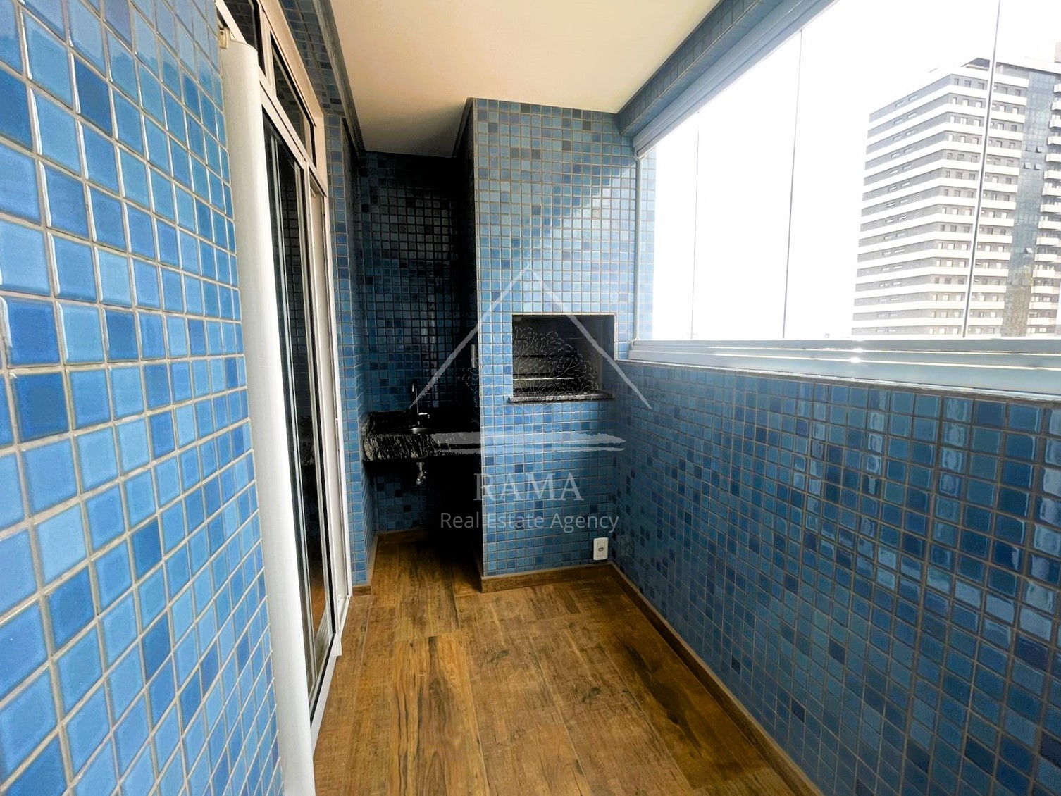 Apartamento de alto padrão 3Q no centro de Ponta Grossa, pronto para morar!