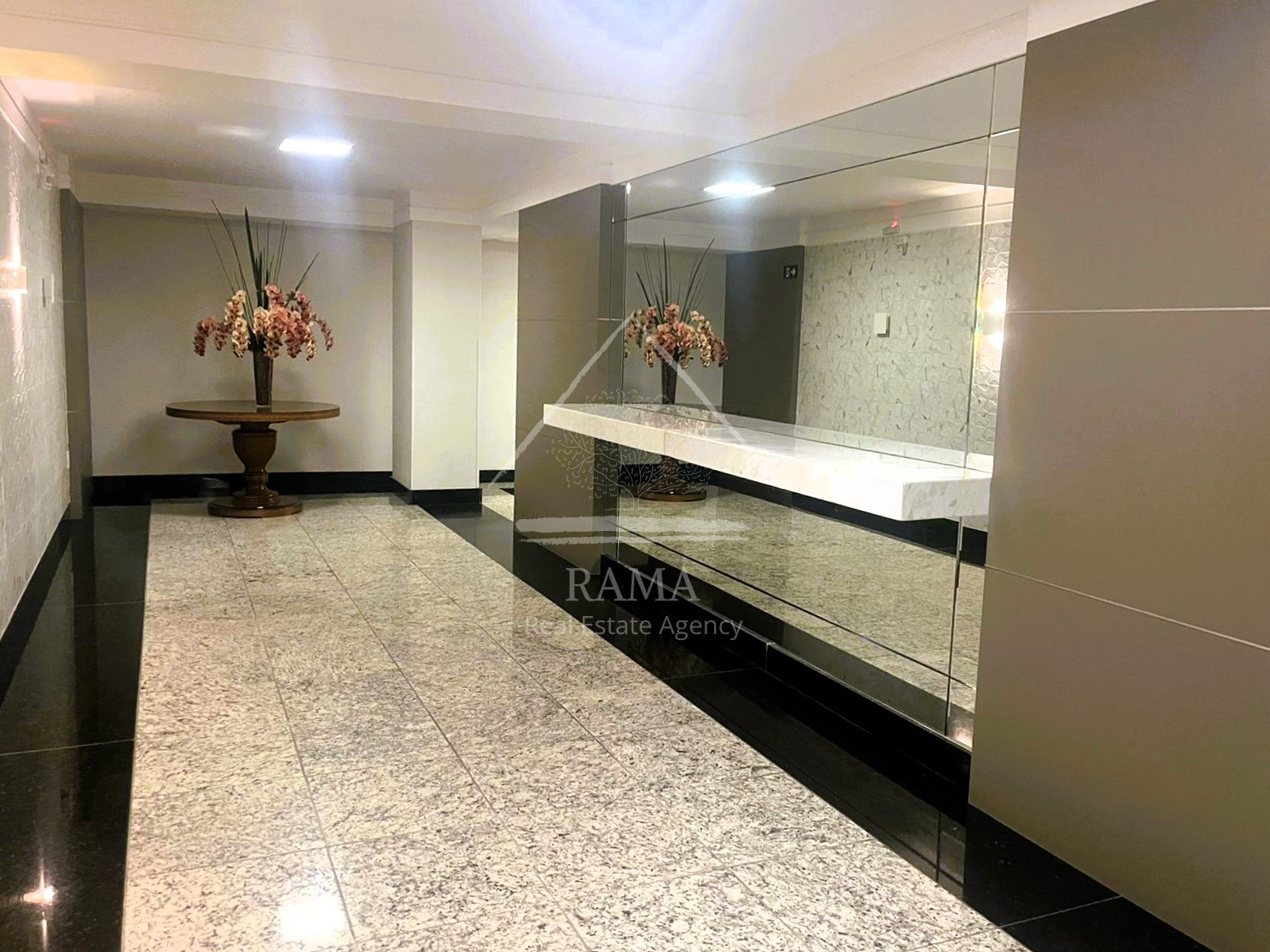 Apartamento de alto padrão 3Q no centro de Ponta Grossa, pronto para morar!