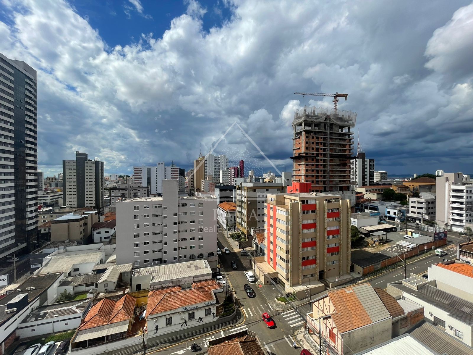 Apartamento de alto padrão 3Q no centro de Ponta Grossa, pronto para morar!