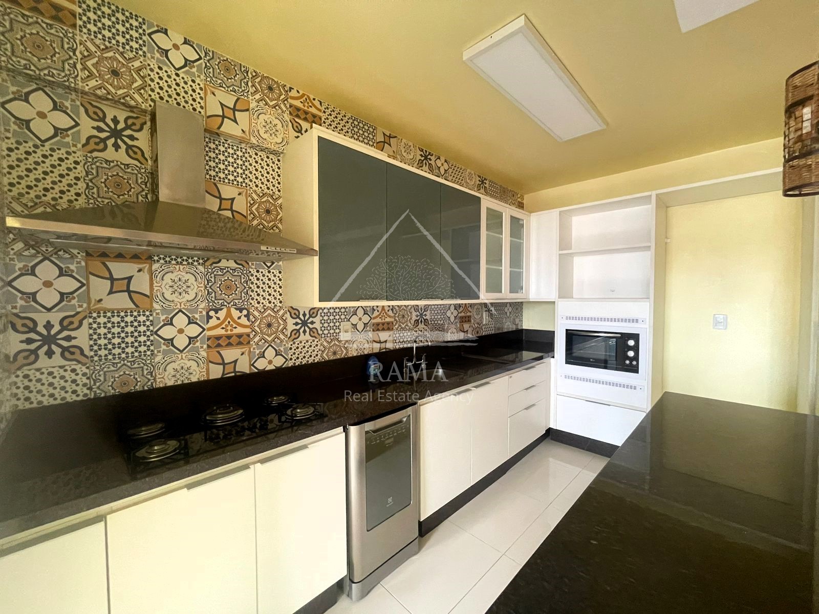 Apartamento de alto padrão no centro de Ponta Grossa, pronto para morar!