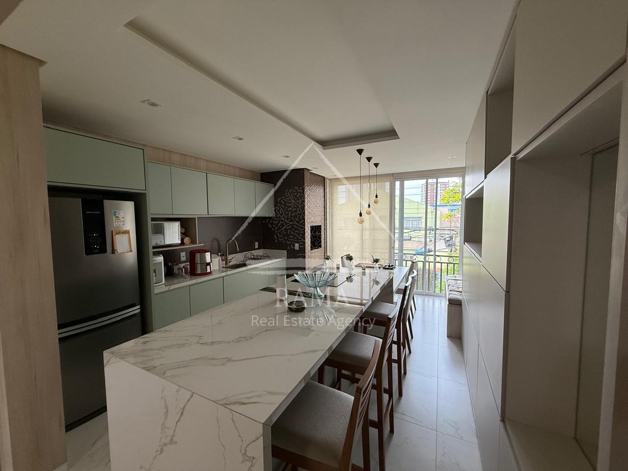 Apartamento inteiramente Mobiliado c/ 2Q e 2V no Estrela Locação próx ao Colégio Santa Teresinha