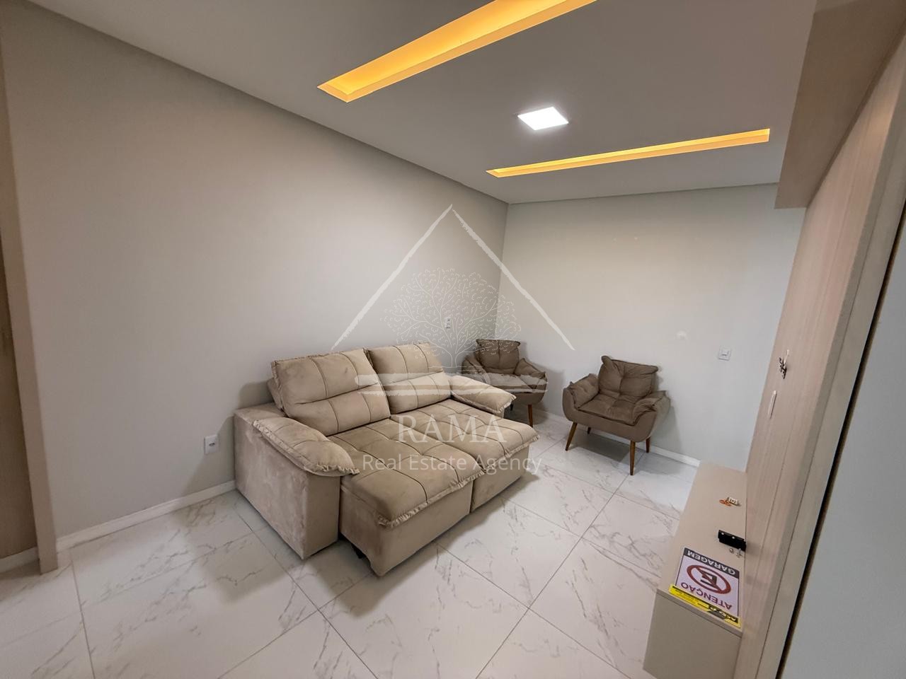 Apartamento inteiramente Mobiliado c/ 2Q e 2V no Estrela Locação próx ao Colégio Santa Teresinha