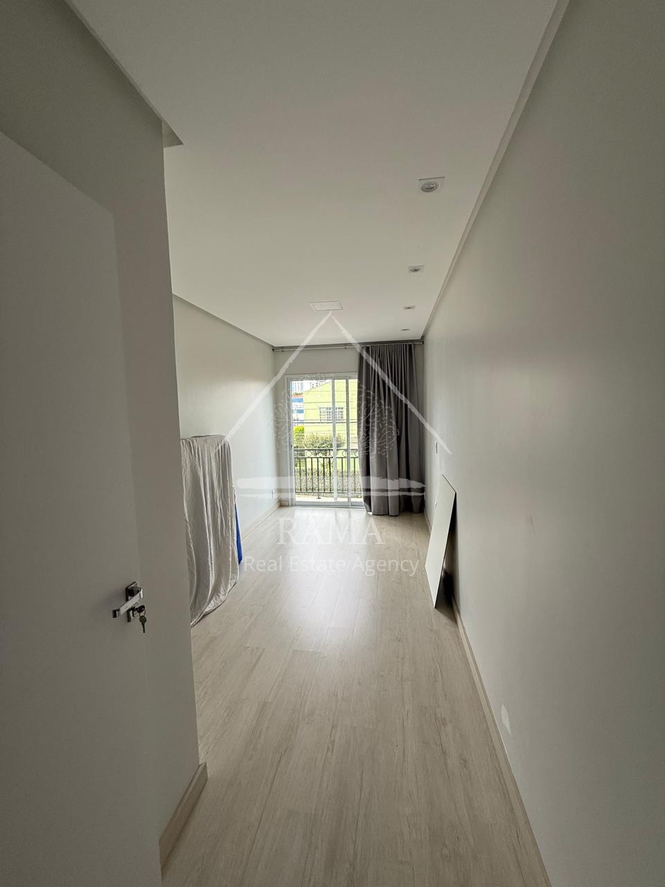 Apartamento inteiramente Mobiliado c/ 2Q e 2V no Estrela Locação próx ao Colégio Santa Teresinha