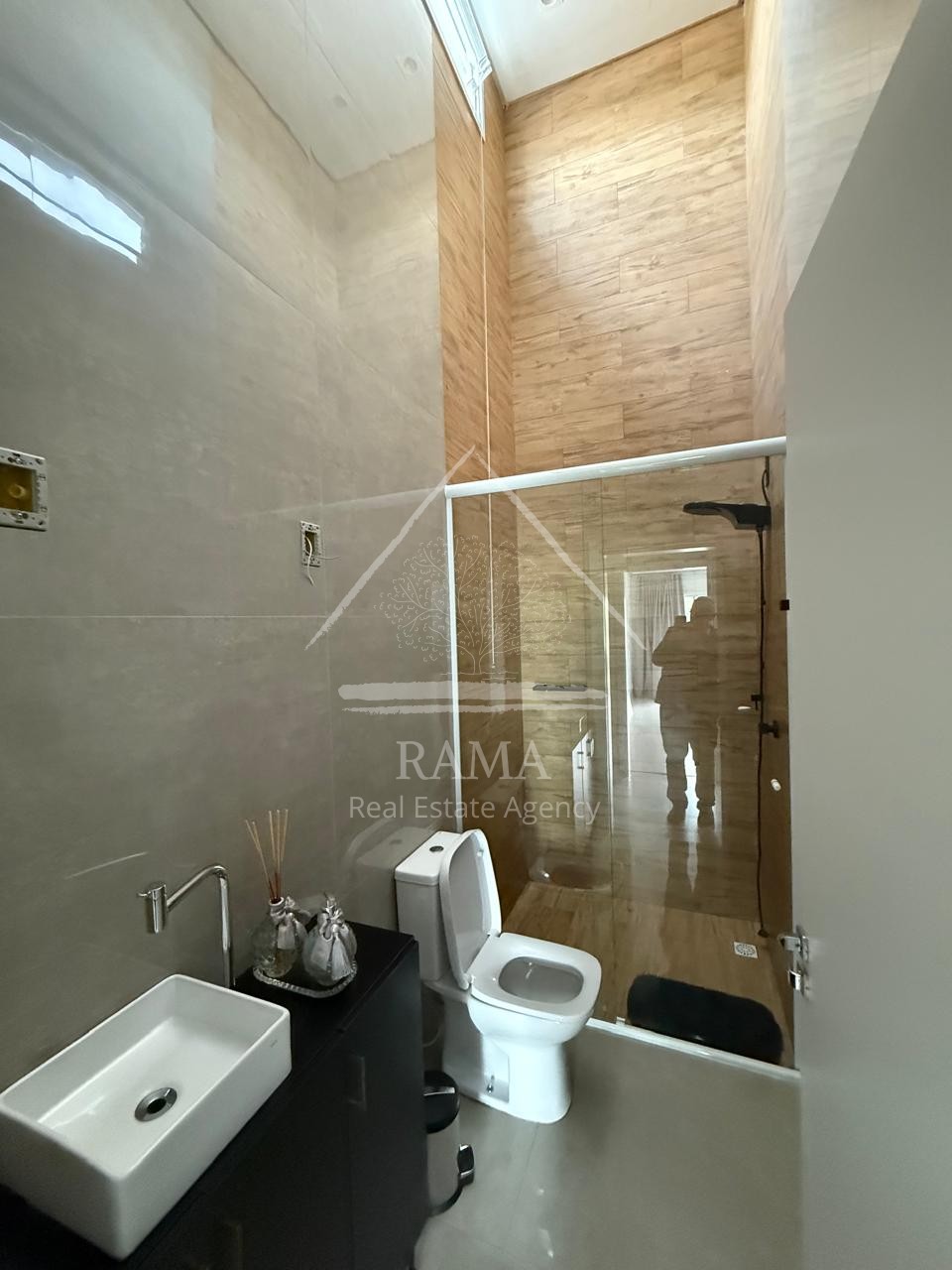 Apartamento inteiramente Mobiliado c/ 2Q e 2V no Estrela Locação próx ao Colégio Santa Teresinha