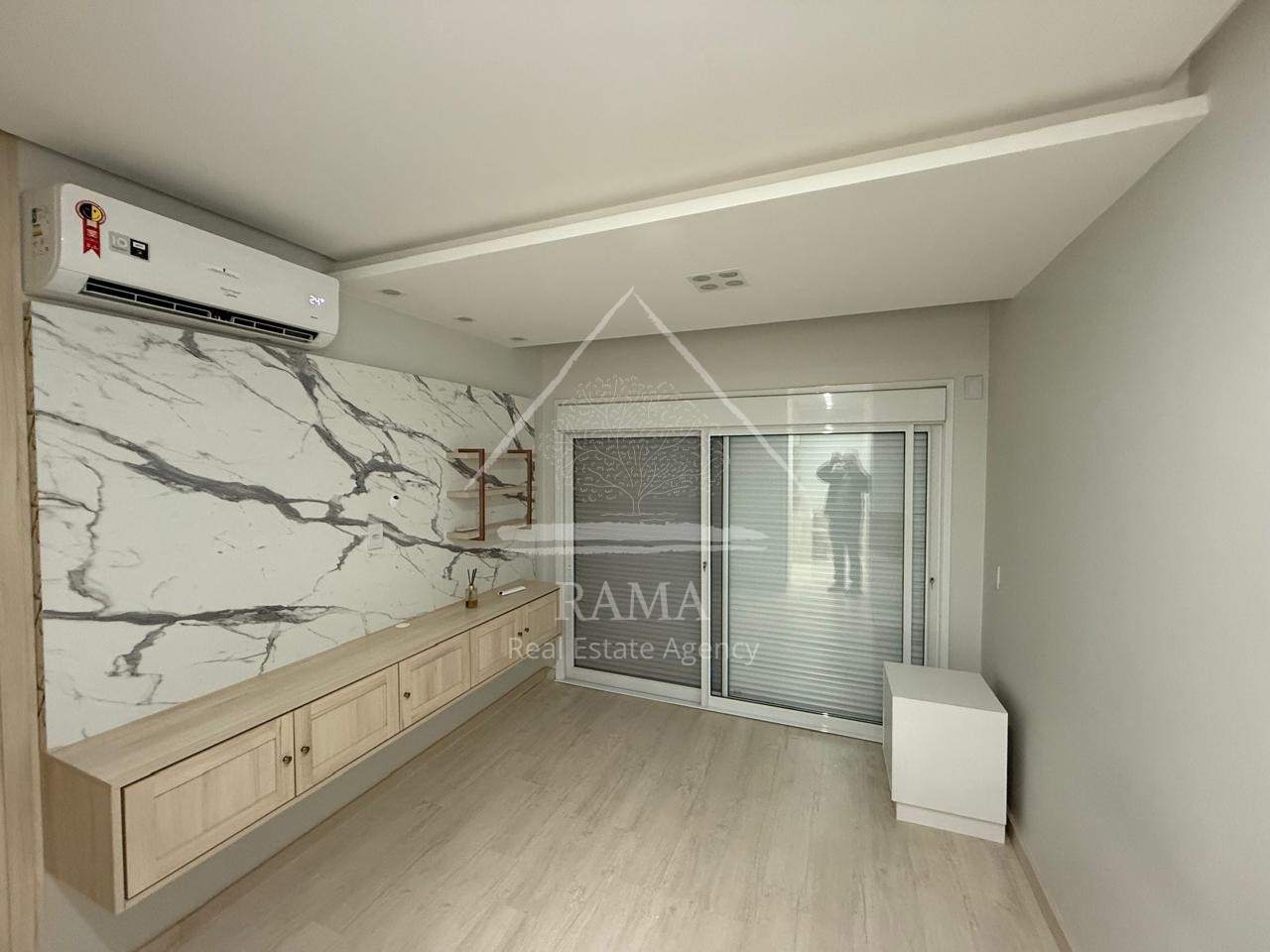 Apartamento inteiramente Mobiliado c/ 2Q e 2V no Estrela Locação próx ao Colégio Santa Teresinha