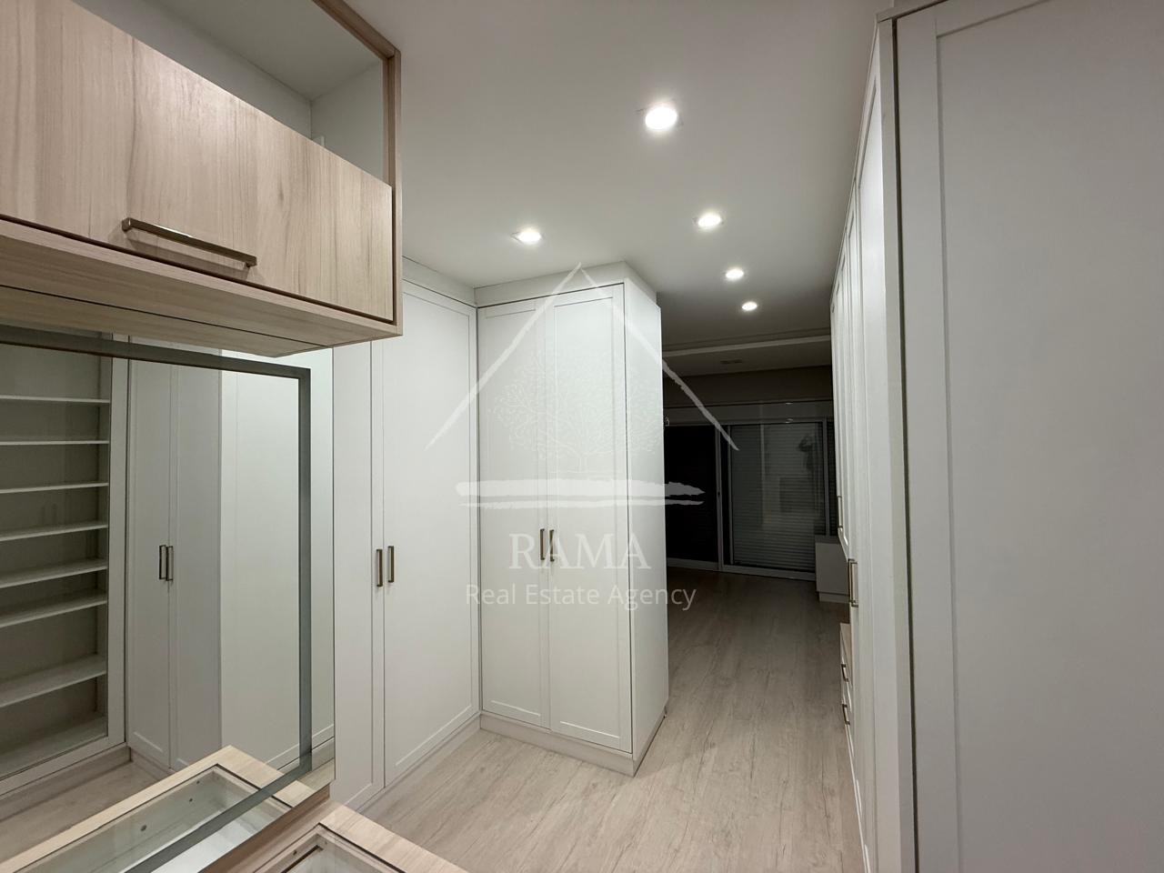 Apartamento inteiramente Mobiliado c/ 2Q e 2V no Estrela Locação próx ao Colégio Santa Teresinha