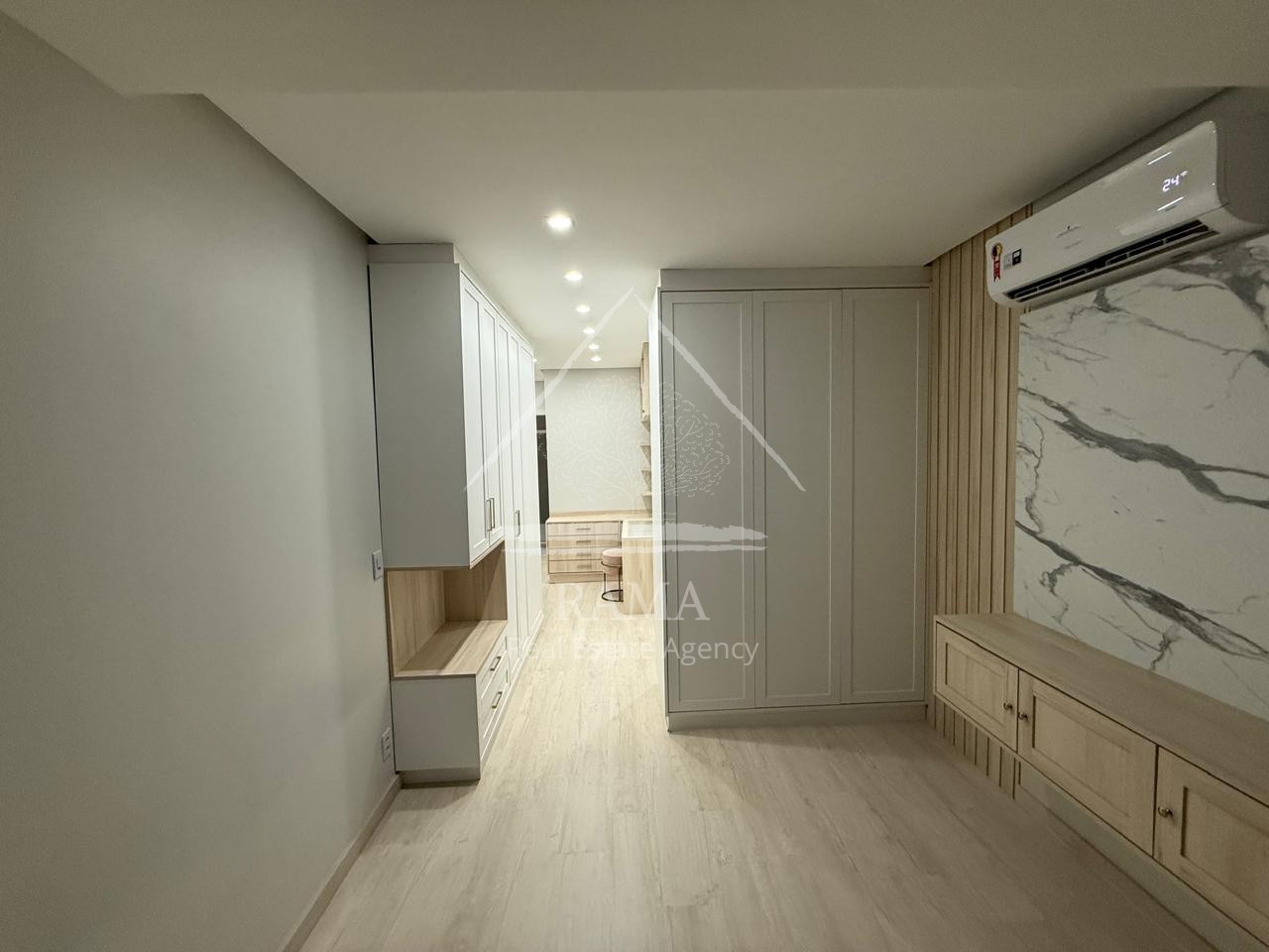 Apartamento inteiramente Mobiliado c/ 2Q e 2V no Estrela Locação próx ao Colégio Santa Teresinha