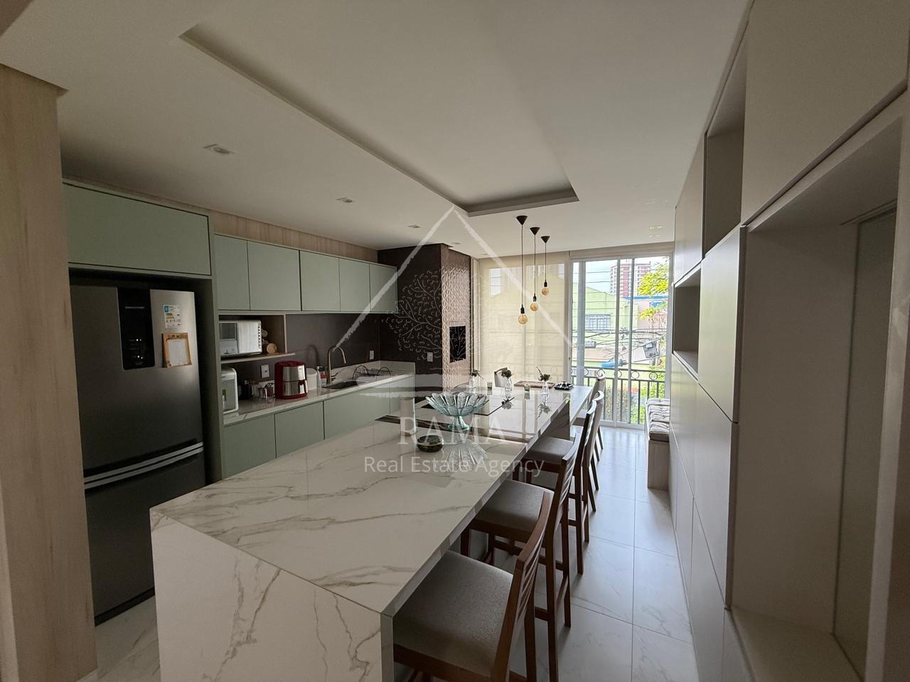 Apartamento inteiramente Mobiliado c/ 2Q e 2V no Estrela Locação próx ao Colégio Santa Teresinha