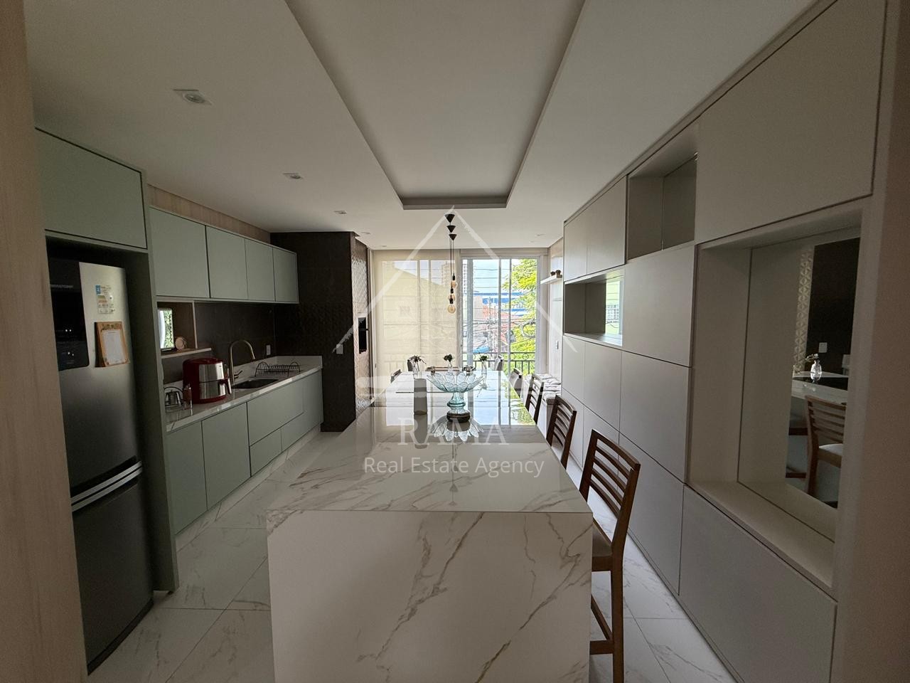 Apartamento inteiramente Mobiliado c/ 2Q e 2V no Estrela Locação próx ao Colégio Santa Teresinha