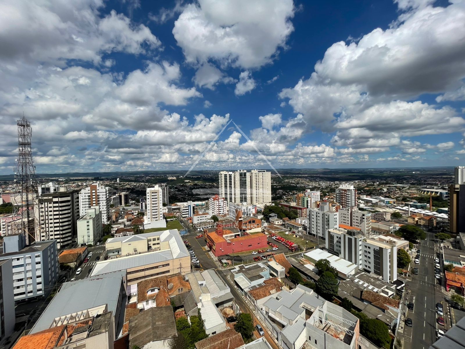 Apartamento de alto padrão 3Q no Centro de Ponta Grossa, pronto para morar!