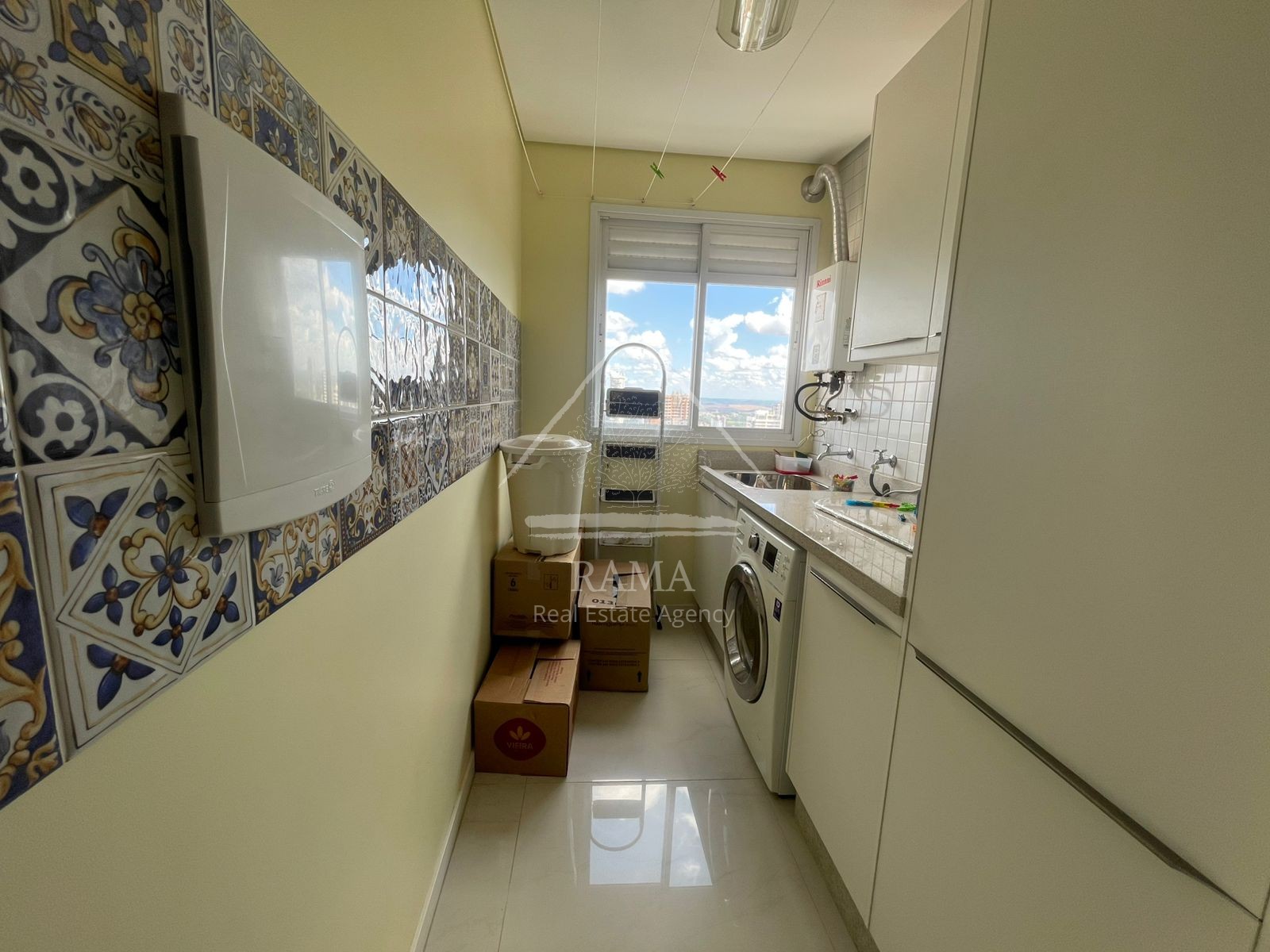 Apartamento de alto padrão 3Q no Centro de Ponta Grossa, pronto para morar!