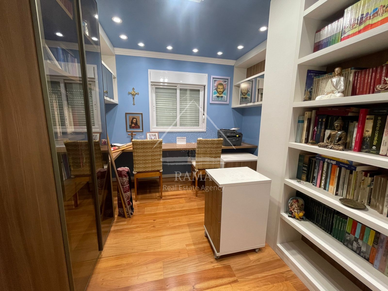 Apto 3Q/S de alto padrão p/ locação no centro de Ponta Grossa, pronto p morar!