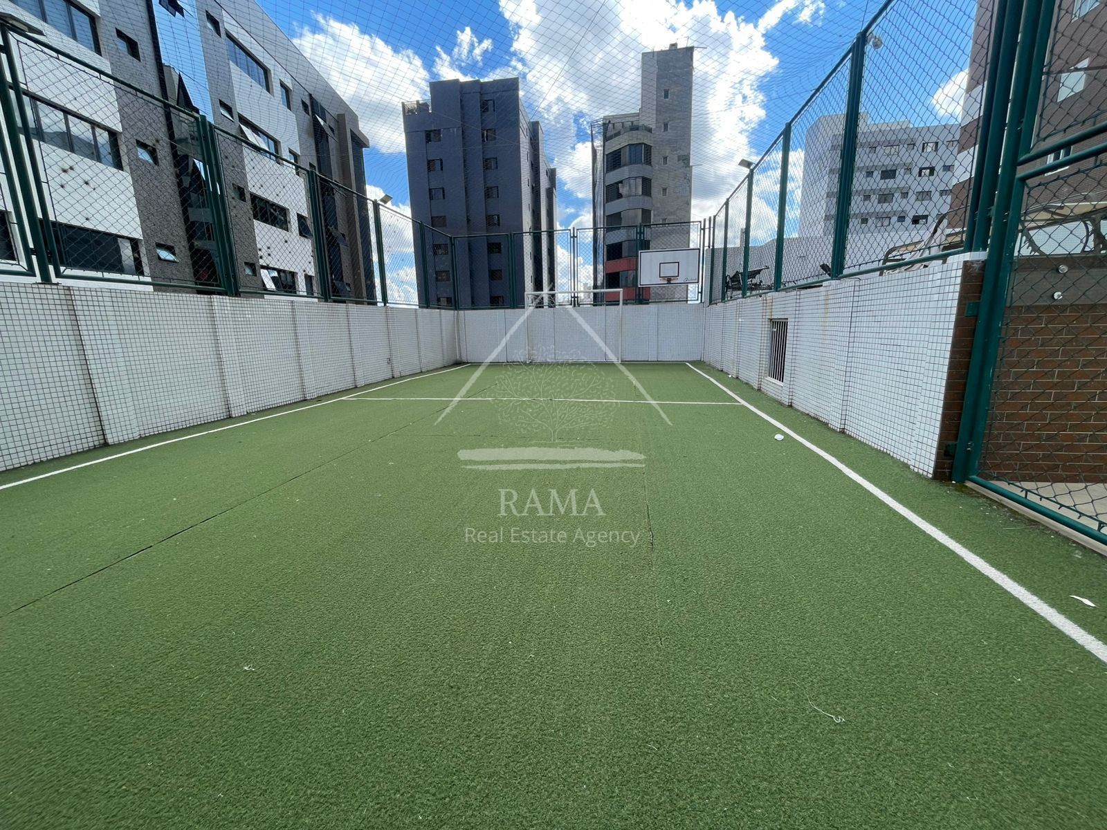 Apto 3Q/S de alto padrão p/ locação no centro de Ponta Grossa, pronto p morar!