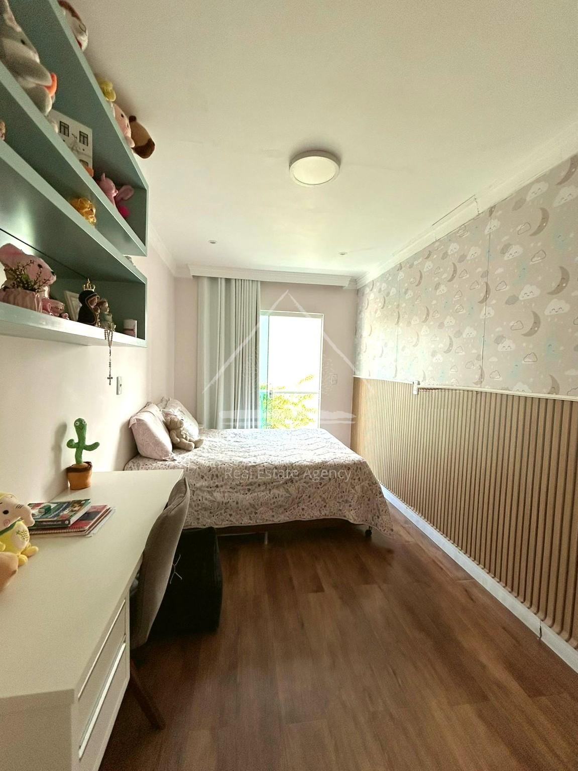 Casa com Sala Comercial, 3 Quartos e 3 Vagas de Garagem no Nova Rússia