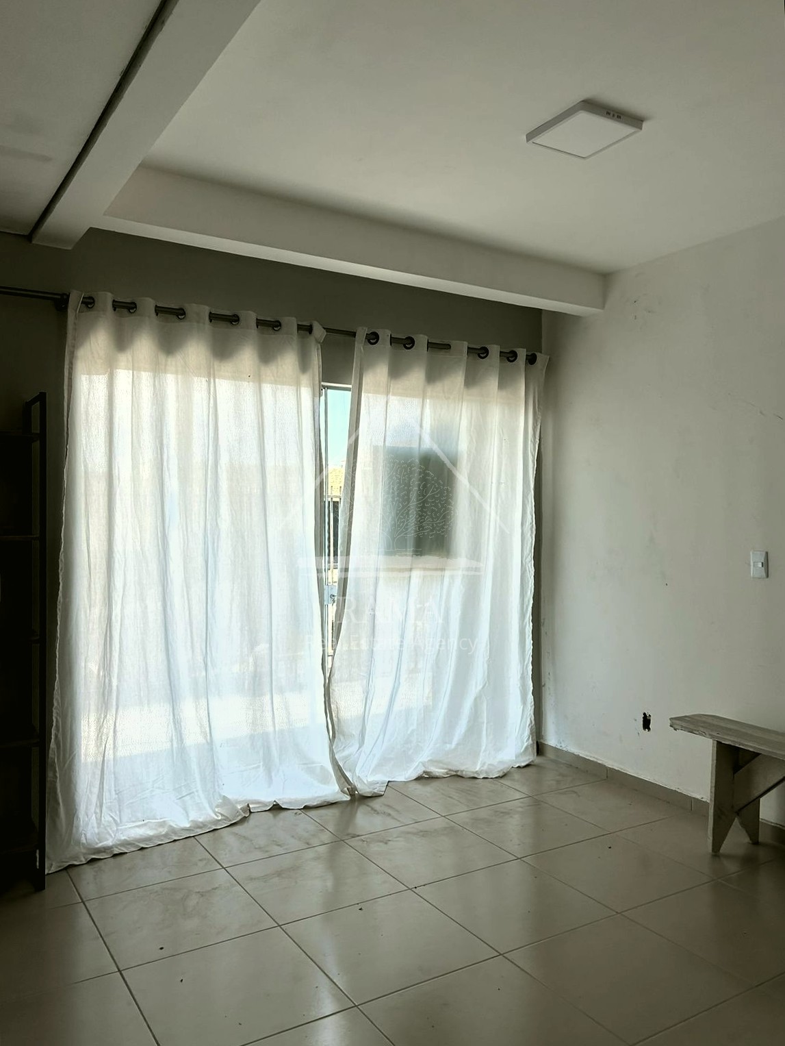 Casa com Sala Comercial, 3 Quartos e 3 Vagas de Garagem no Nova Rússia