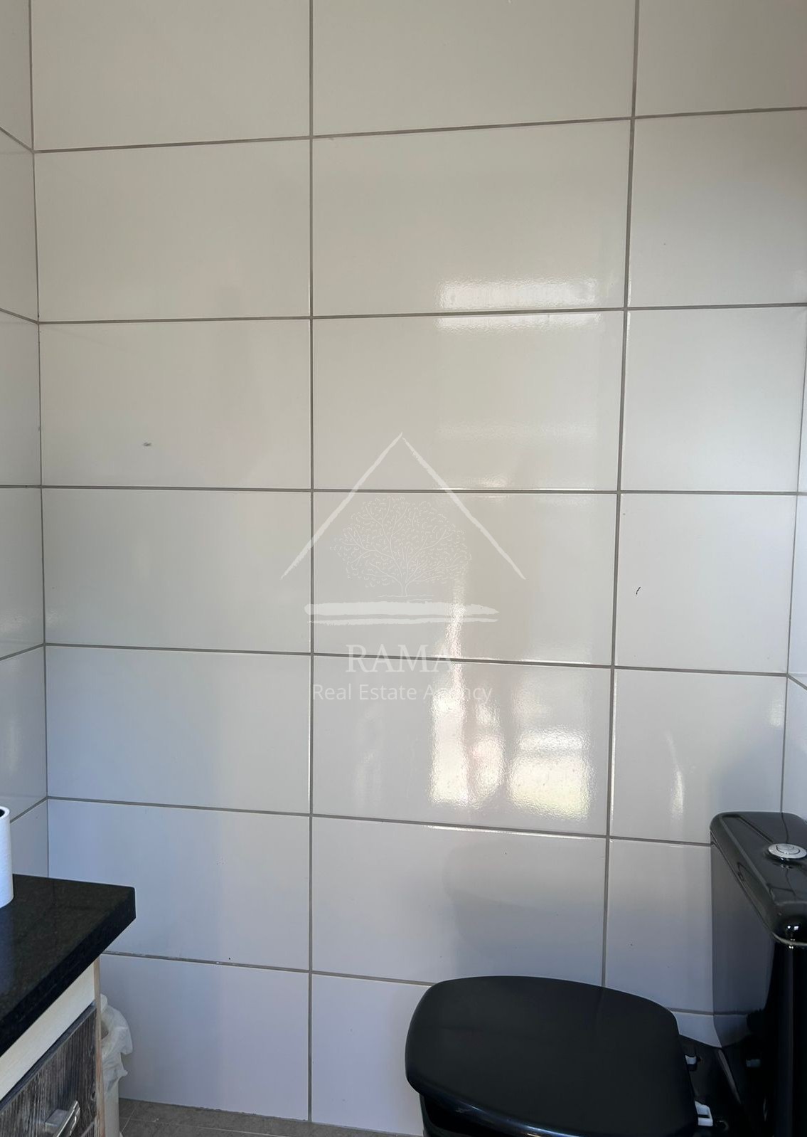 Casa com Sala Comercial, 3 Quartos e 3 Vagas de Garagem no Nova Rússia