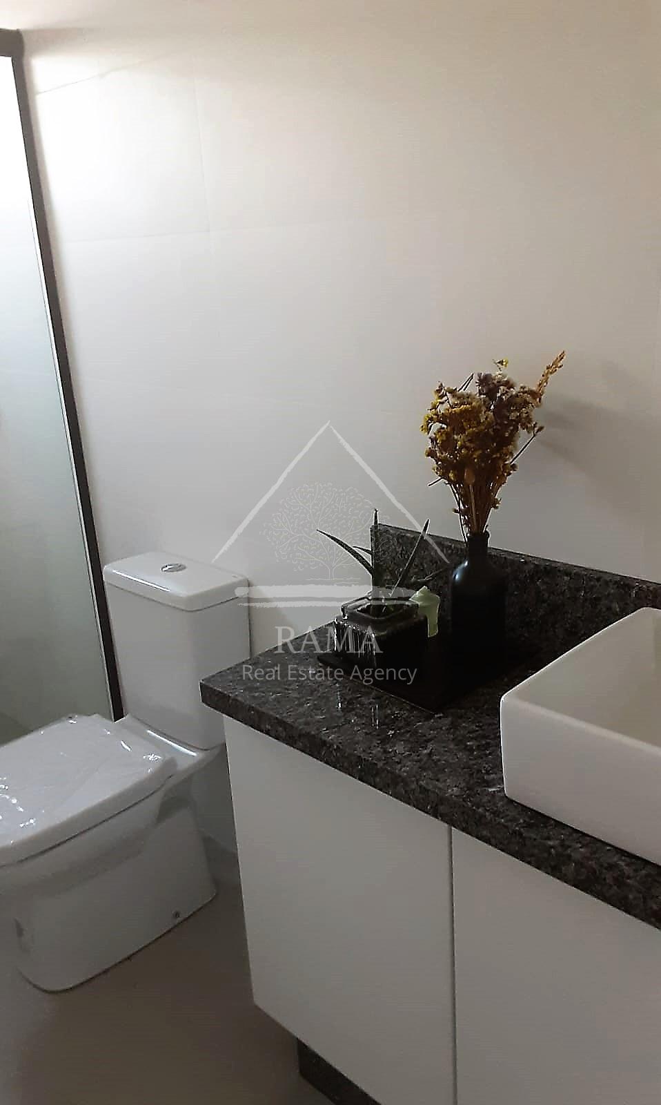 Casa Térrea em Condomínio com 3 Quartos, Suíte, 2 vagas, semi-mobiliada