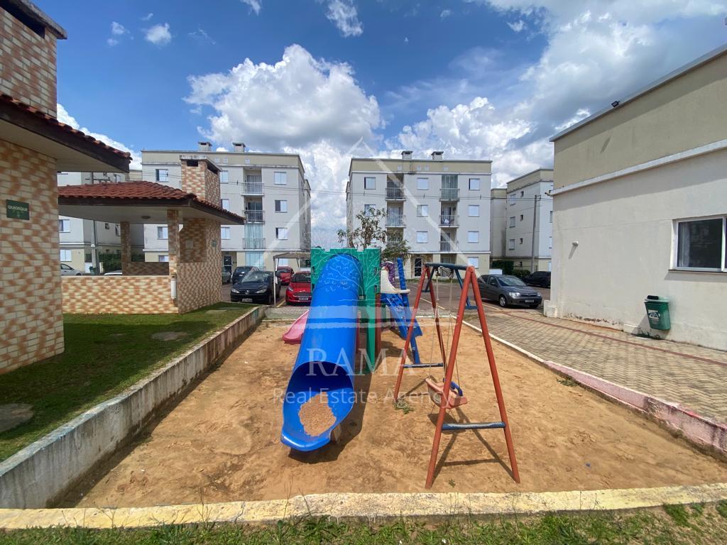 Apto semi-mobiliado no Condomínio Campo Alegre com 3 Quartos e completa área de Lazer